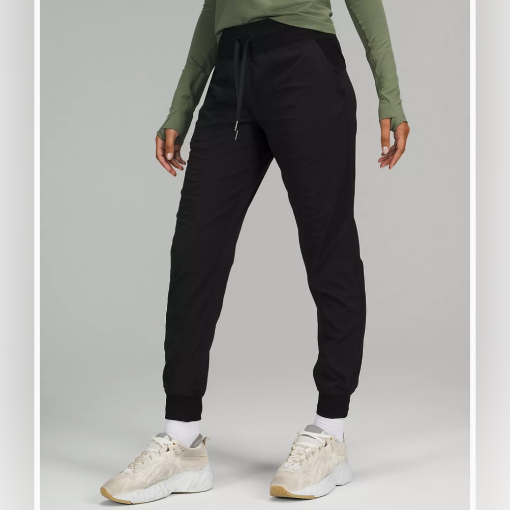 Lululemon black joggers